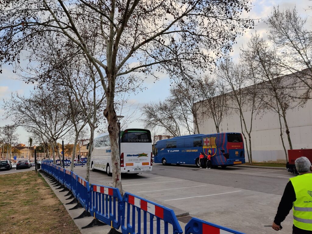 Autocar FC Barcelona Futsal - IMG 20220227 184523.jpg