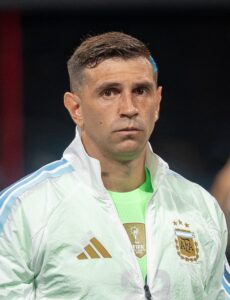 Emiliano Martinez Argentina v Egypt 7 July 2026-093 (cropped).jpg