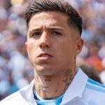 Enzo Fernández vincula la elección del dorsal 17 a una experiencia leyendo la Biblia, según Fabrizio Romano