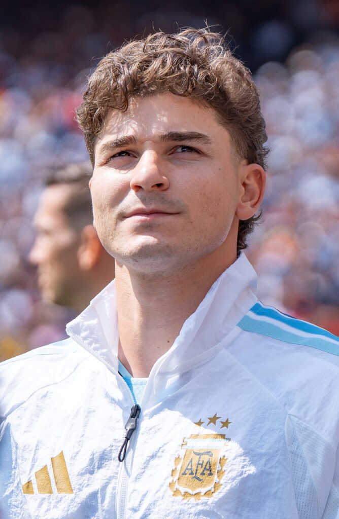 Julian Alvarez Argentina v Spain 19 July 2026-052 (cropped).jpg
