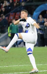 Kristjan Asllani, FC Salzburg gegen Inter Mailand (UEFA Championsleague 2023-11-08) 63 (cropped).jpg