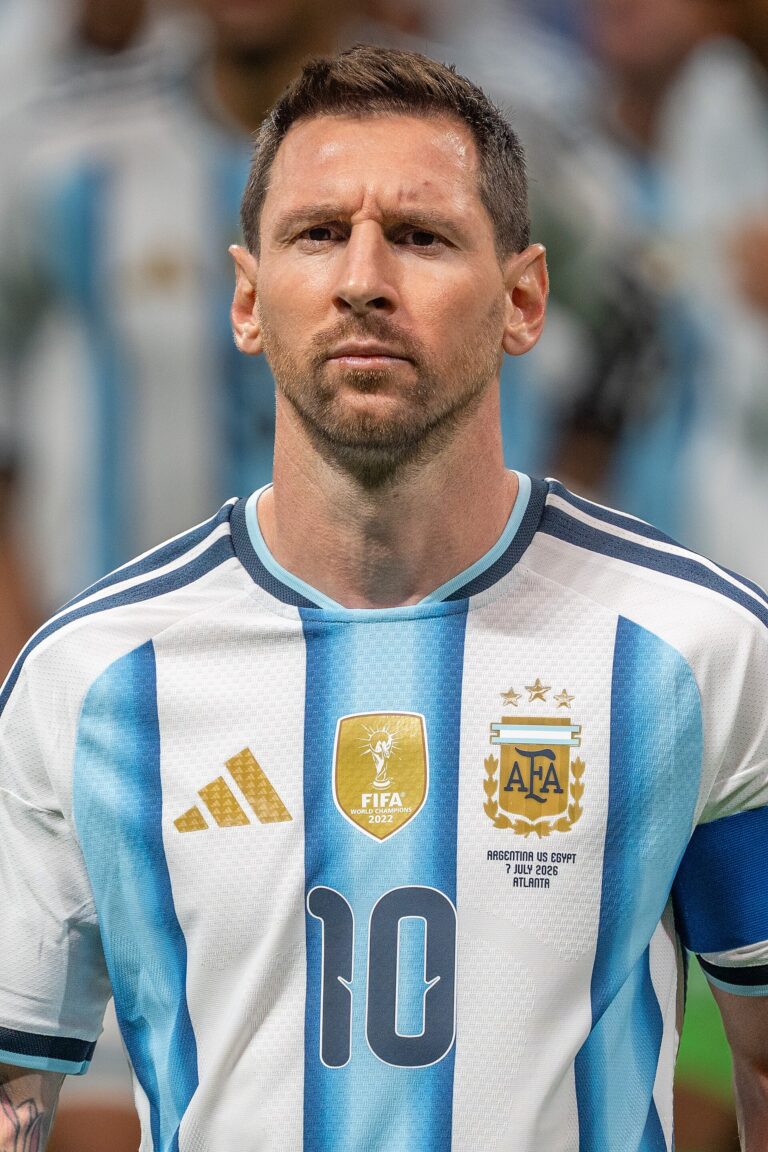 Tapia: «Dejadle tranquilo»; Messi decidirá cuándo retirarse
