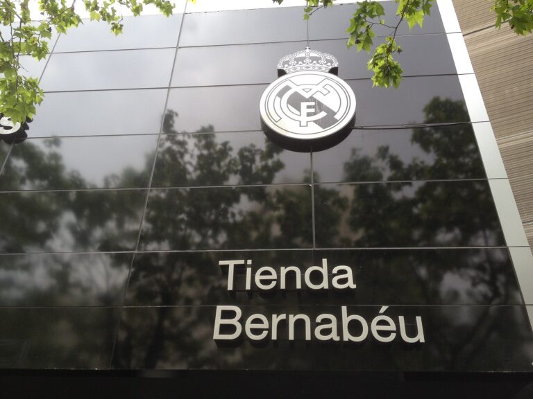 El eclipse solar coincidirá con el Trofeo Teresa Herrera: el Real Madrid jugará en Riazor mientras el Barcelona lo observa desde la Ciudad Deportiva