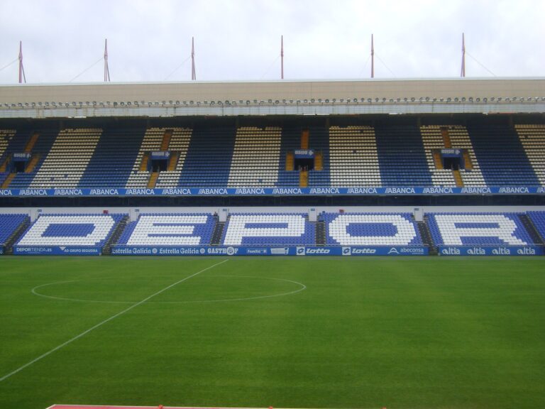 El Deportivo llega al inicio de LaLiga cargado de dudas tras un verano condicionado