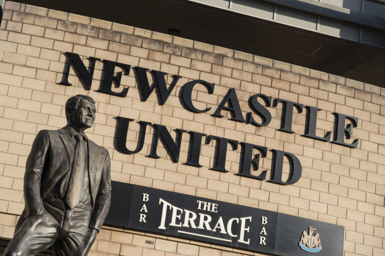 Fabrizio Romano informa que Newcastle habría cerrado el fichaje de Matias Fernández Pardo por 60 M€