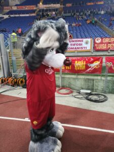 Romolo mascotte AS Roma.jpg