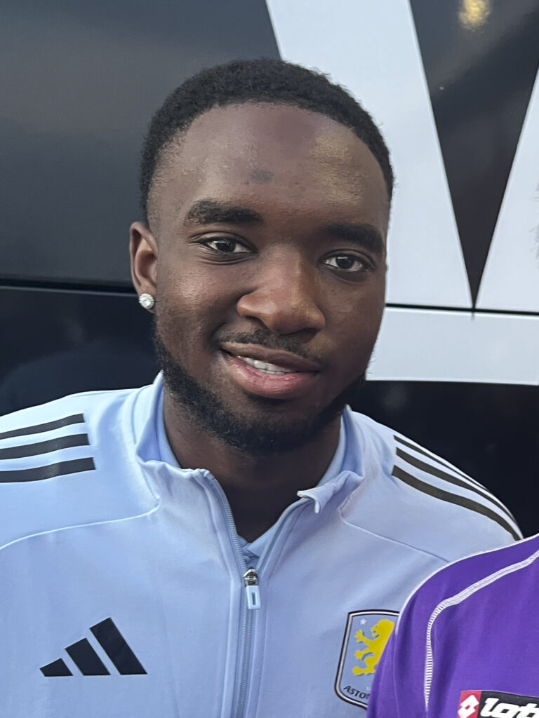 Aston Villa prepara una nueva propuesta de contrato por Lamare Bogarde, según Fabrizio Romano